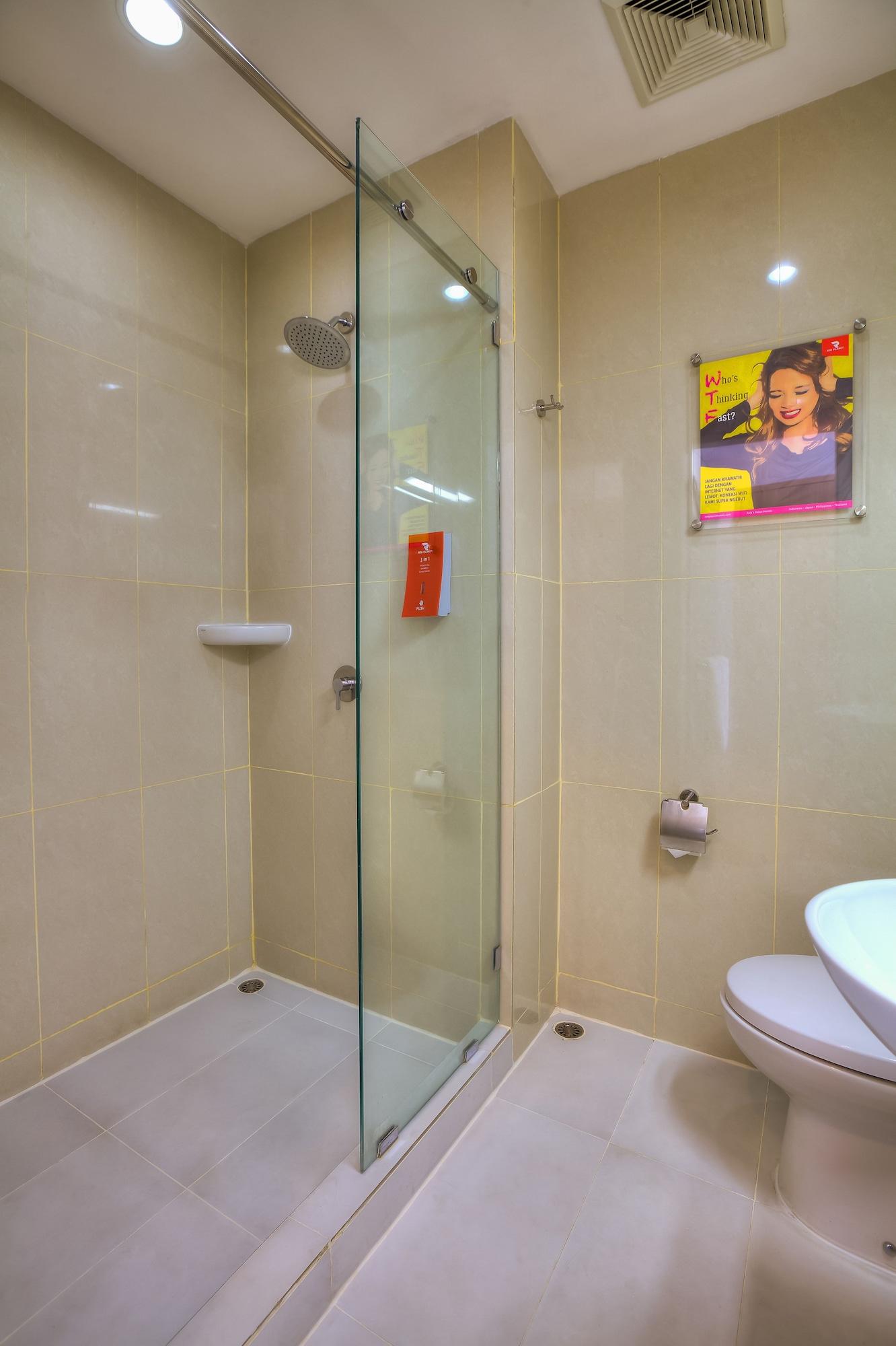 Monoloog Hotel Bekasi Luaran gambar