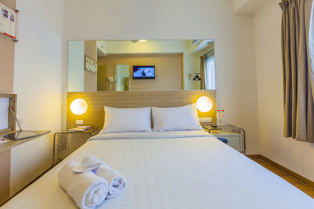 Monoloog Hotel Bekasi Luaran gambar