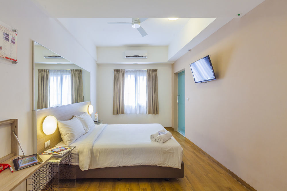 Monoloog Hotel Bekasi Luaran gambar