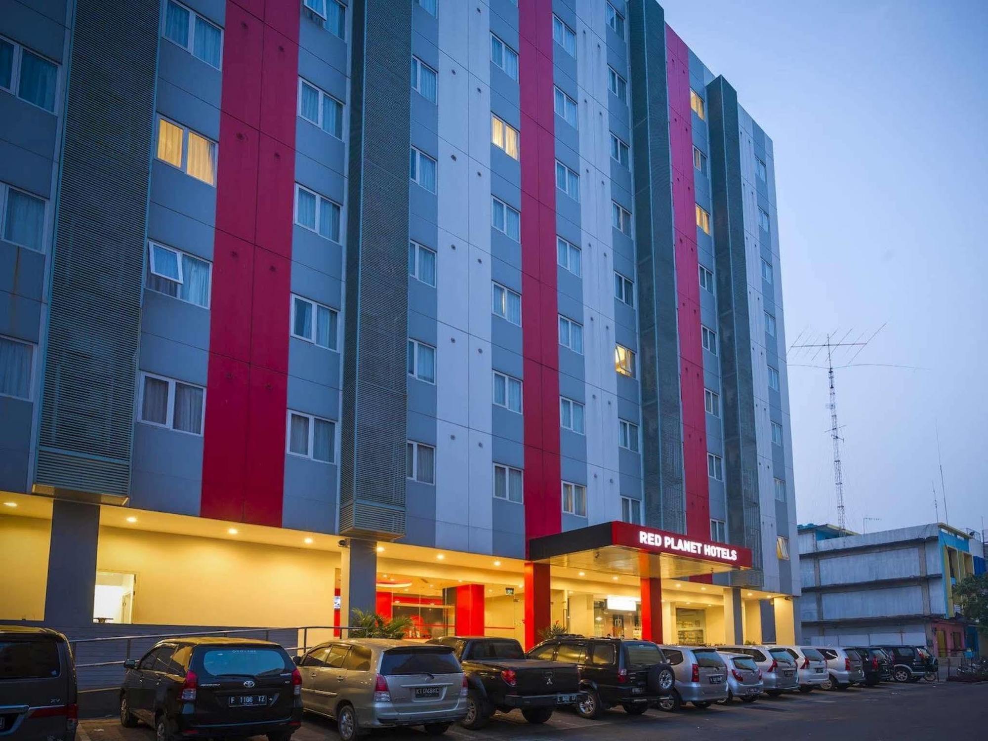 Monoloog Hotel Bekasi Luaran gambar