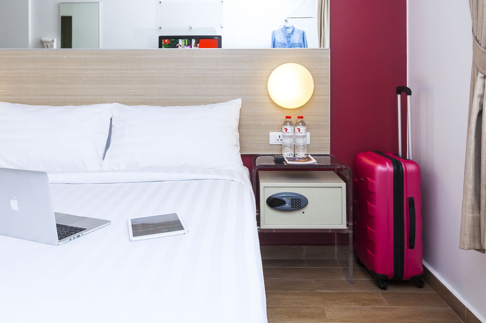 Monoloog Hotel Bekasi Luaran gambar