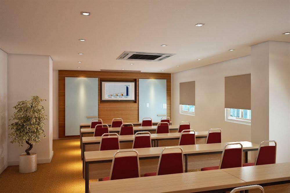 Monoloog Hotel Bekasi Luaran gambar